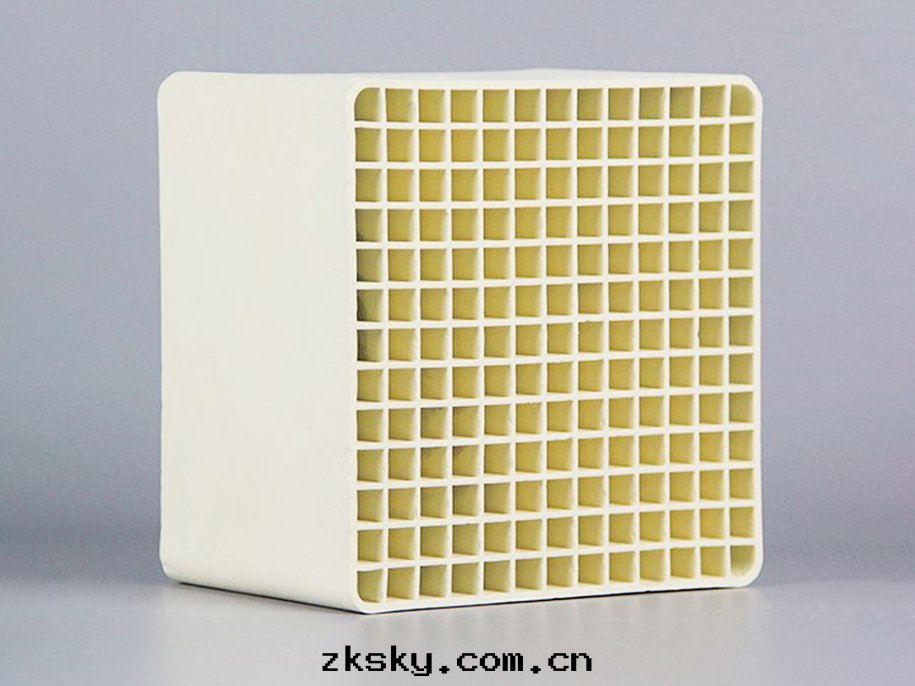 低(dī)孔數蜂窩式催化(huà)劑